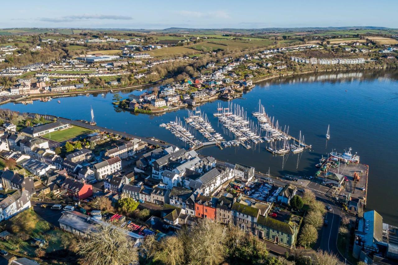 Four Winds,Kinsale Town,Exquisite Holiday Homes,Sleeps 26 מראה חיצוני תמונה